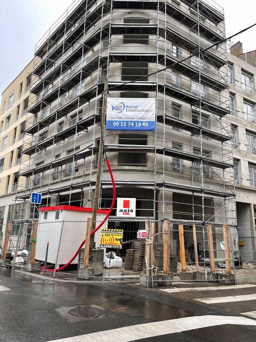 Immeuble en construction sous protection